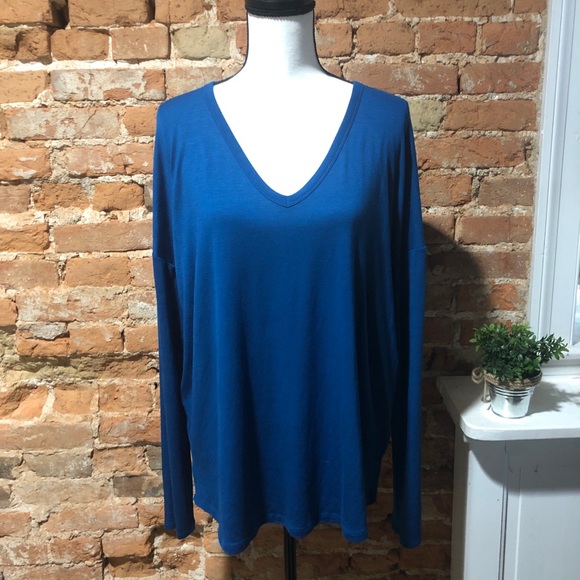 Athleta Tops - ATHLETA CLOUDLIGHT RELAXED BLUE LONG SLEEVE TEE- L